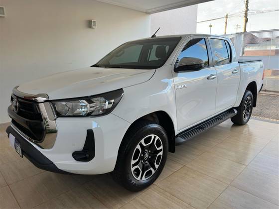 TOYOTA HILUX 2.8 D-4D TURBO DIESEL CD SRV 4X4 AUTOMÁTICO